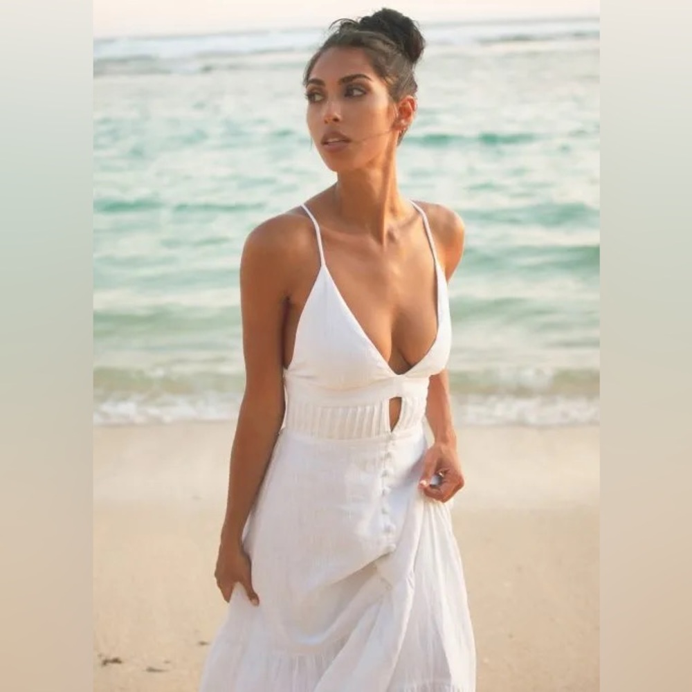 Earth Circus Mezza White Dress in Medium